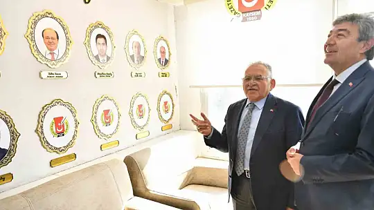 Basın mensuplarının 10 Ocak Çalışan Gazeteciler Günü'nü kutlayan Büyükkılıç: 'İyi ki varsınız'