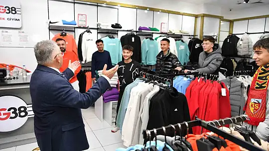 Başkan Büuyükkılıç, AVM'de esnaf ve vatandaşlarla buluştu