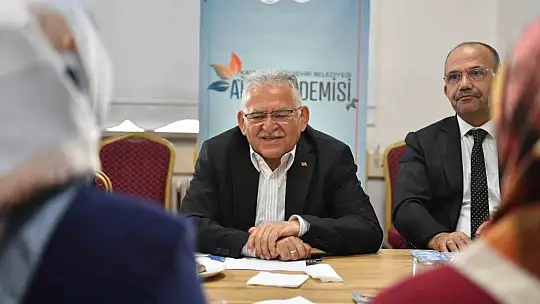 Başkan Büyükkılı'tan Aile Akademisine ziyaret