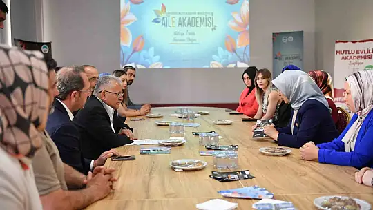 Başkan Büyükkılı'tan Aile Akademisine ziyaret