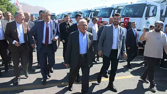 Başkan Büyükkılıç: 'Başkaları sanatçılara harcar, bizimkiler de şehrimizde hizmette harcarlar'