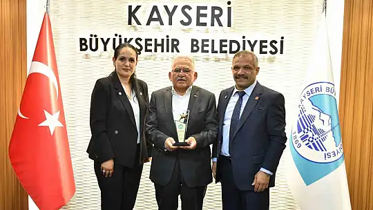 Başkan Büyükkılıç: 'Başkan Büyükkılıç, Avrupa'daki Kayserilileri misafir etti