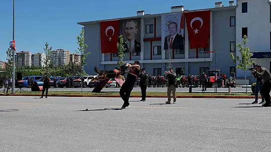 Başkan Büyükkılıç: 'Bayrağımızın özgürce dalgalanmasında jandarmamızın fedakârlığı var'