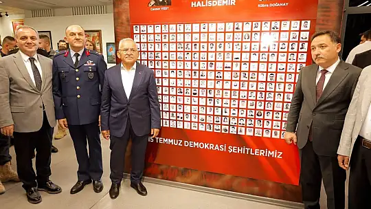 Başkan Büyükkılıç: 'Bu millet esareti kabul etmez, bayrağını yere düşürmez'