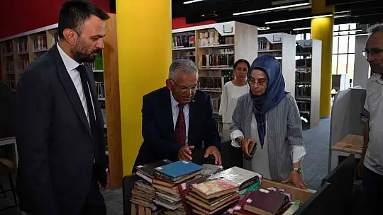 Başkan Büyükkılıç: 'Takdire şayan kütüphanemizi Kayseri'mize sunmuş bulunuyoruz'