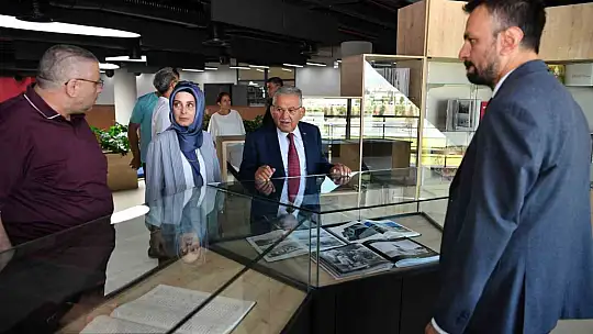 Başkan Büyükkılıç: 'Takdire şayan kütüphanemizi Kayseri'mize sunmuş bulunuyoruz'