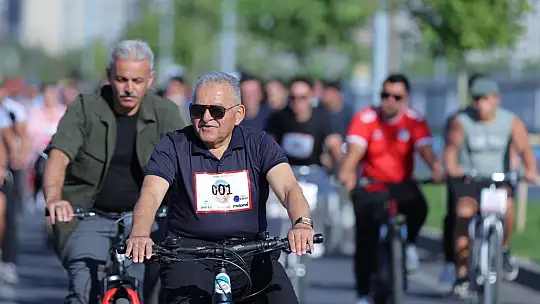 Başkan Büyükkılıç, 3'üncü Doktorlar Bisiklet Turu'nda pedal çevirdi