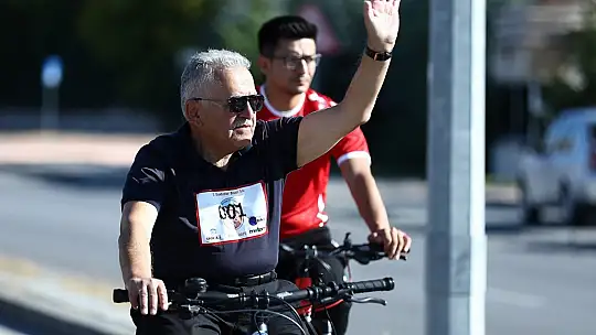 Başkan Büyükkılıç, 3'üncü Doktorlar Bisiklet Turu'nda pedal çevirdi