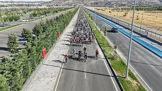 Başkan Büyükkılıç, 3'üncü Doktorlar Bisiklet Turu'nda pedal çevirdi