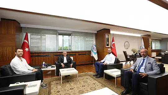 Başkan Büyükkılıç'a ziyaretçi akını