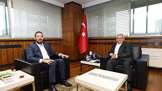 Başkan Büyükkılıç'a ziyaretçi akını