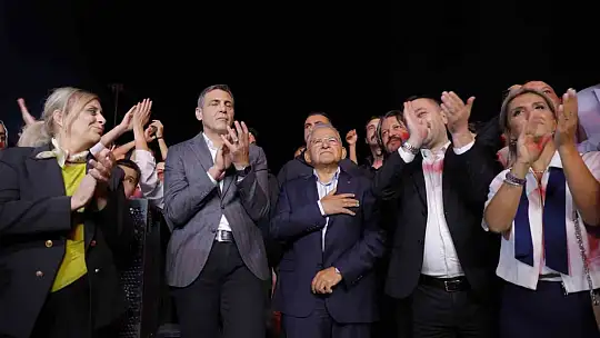 Başkan Büyükkılıç, Ahmet Şafak'ı ağırladı, konser coşkusuna ortak oldu