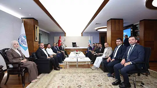 Başkan Büyükkılıç AK Parti Gençlik Kolları Başkanı İbiş'i ağırladı