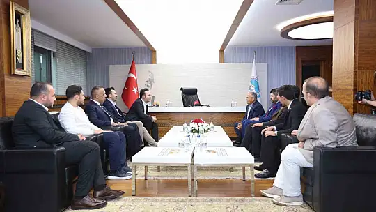 Başkan Büyükkılıç AK Parti Gençlik Kolları Başkanı İbiş'i ağırladı