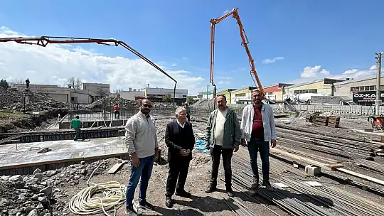 Başkan Büyükkılıç, Anbar'da cami inşaatını inceledi
