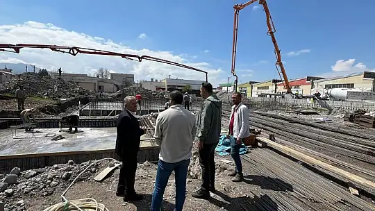 Başkan Büyükkılıç, Anbar'da cami inşaatını inceledi