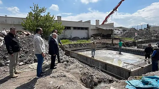 Başkan Büyükkılıç, Anbar'da cami inşaatını inceledi