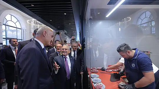 Başkan Büyükkılıç, Bakan Ersoy'a Mutfak Sanatları Merkezi'ni tanıttı