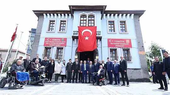 Başkan Büyükkılıç, bayram sevincini Kayserililerle yaşadı