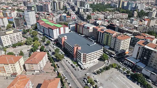 Başkan Büyükkılıç, Bedesten Katlı Otoparkı'ndaki çalışmaları yerinde inceledi