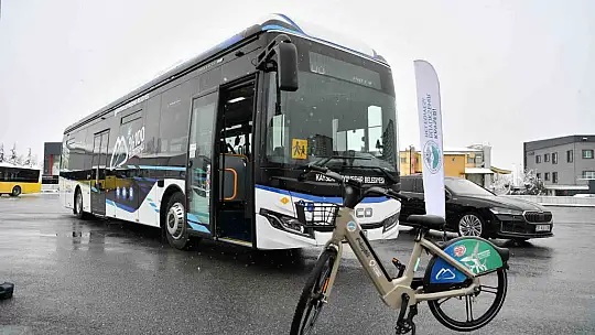 Başkan Büyükkılıç, çevreci ve yenilenebilir elektrikli otobüs ile bisikletleri inceledi