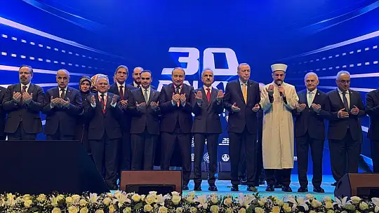 Başkan Büyükkılıç, Cumhurbaşkanı Erdoğan ile 30 Bin km Bölünmüş Yol Töreni'nde görüştü