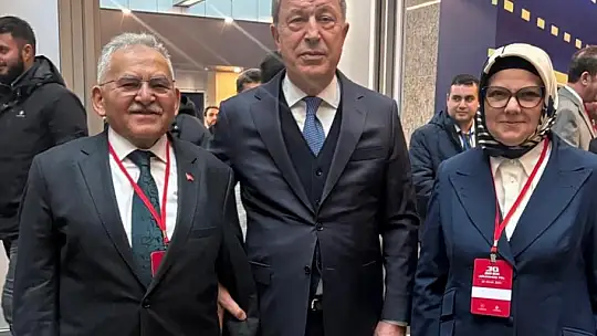 Başkan Büyükkılıç, Cumhurbaşkanı Erdoğan ile 30 Bin km Bölünmüş Yol Töreni'nde görüştü