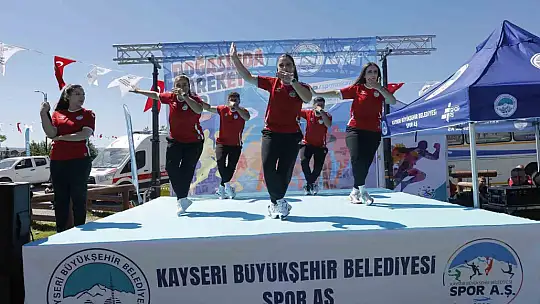 Başkan Büyükkılıç, doğa yürüyüşünde sporseverlerle bir araya geldi