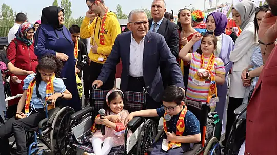 Başkan Büyükkılıç, engelliler için özel hizmetleri sıraladı