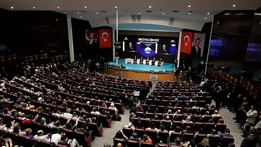 Başkan Büyükkılıç, Erciyes Zirvesi'nde Kayseri'nin su master planını anlattı