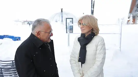 Başkan Büyükkılıç, eski Başbakan Tansu Çiller'e Erciyes'i tanıttı