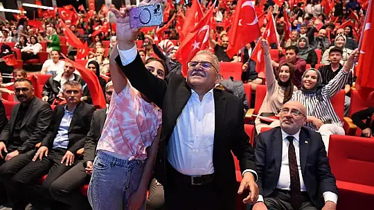 Başkan Büyükkılıç, Genç KAYMEK Yılsonu Programı'nda öğrencileri yalnız bırakmadı