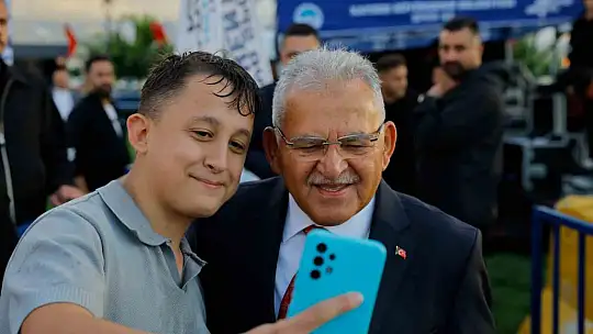 Başkan Büyükkılıç, gençlerin coşkusuna ortak oldu