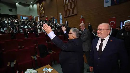 Başkan Büyükkılıç gençlerle tecrübelerini paylaştı
