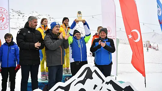 Başkan Büyükkılıç, genel müdür ve federasyon başkanı Şahin'e şehri ve Büyükşehir'in tesislerini tanıttı