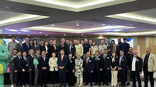 Başkan Büyükkılıç, Güney Kore'nin kardeş şehri Yongin'deki onuruna verilen yemekte konuştu