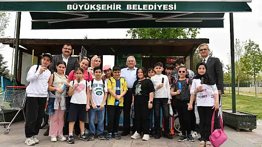Başkan Büyükkılıç, hayvanat bahçesini ziyaret etti