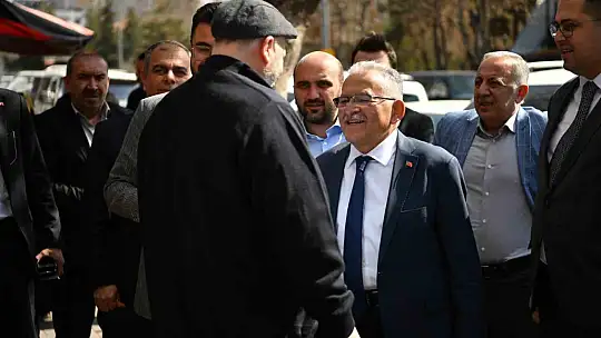 Başkan Büyükkılıç Hürriyet sakinleri ile görüştü, pazar esnafını ziyaret etti