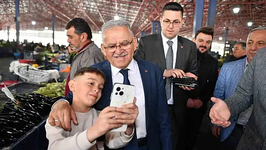 Başkan Büyükkılıç Hürriyet sakinleri ile görüştü, pazar esnafını ziyaret etti
