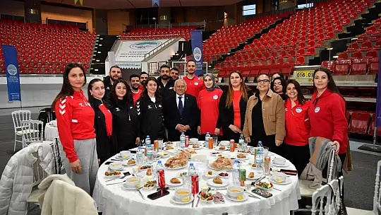 Başkan Büyükkılıç iftar sofralarında