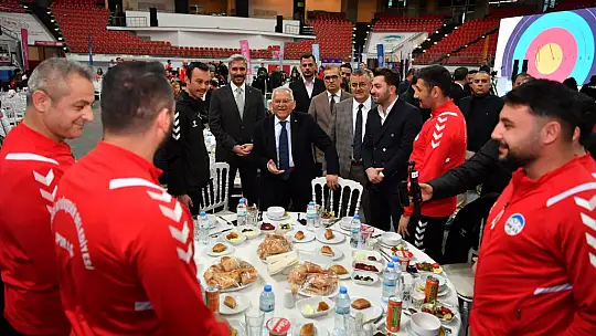Başkan Büyükkılıç iftar sofralarında