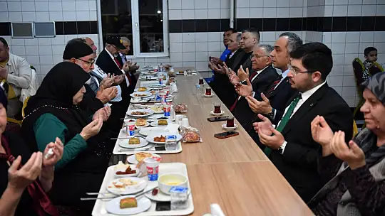 Başkan Büyükkılıç, iftarından bayramına Ramazan coşkusunu Kayserililerle birlikte yaşadı