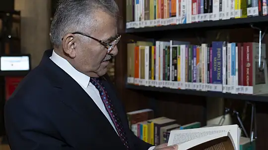 Başkan Büyükkılıç'ın 'Okuyan ve Okutan Şehir' vizyonu Kayseri'yi Türkiye'nin zirvesine taşıdı