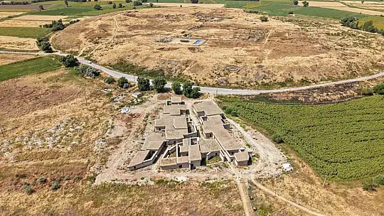 Başkan Büyükkılıç'ın destekleriyle Kültepe, dünya arkeolojisinin ortak kazı alanı oldu