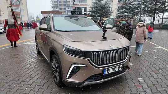 Başkan Büyükkılıç'ın Togg'u, Yerli Malı Haftası'nda öğrencilerle buluştu