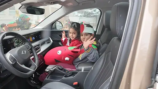 Başkan Büyükkılıç'ın Togg'u, Yerli Malı Haftası'nda öğrencilerle buluştu