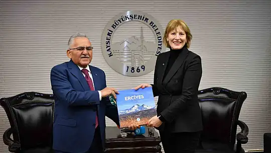 Başkan Büyükkılıç İngiltere Büyükelçisi Morris'i konuk etti