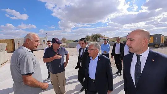 Başkan Büyükkılıç, Jeotermal Kaynaklı Sera Organize Tarım Bölgesi çalışmalarını yerinde inceledi