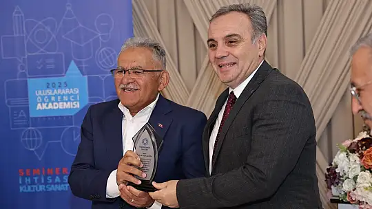 Başkan Büyükkılıç, Kayseri'deki uluslararası öğrencilerle buluştu