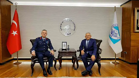 Başkan Büyükkılıç, Kayseri'nin yeni atanan komutanlarını ağırladı